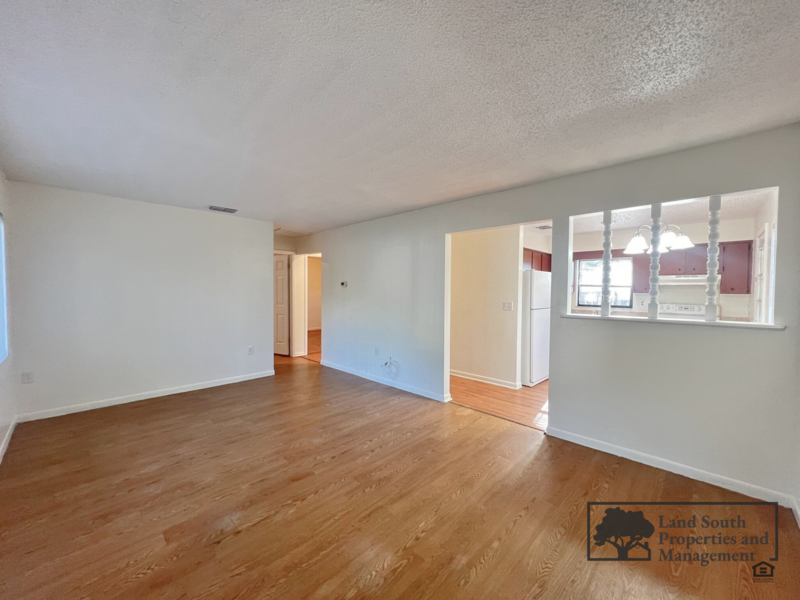 120 Rosalynn Cir - Photo 3 of 18