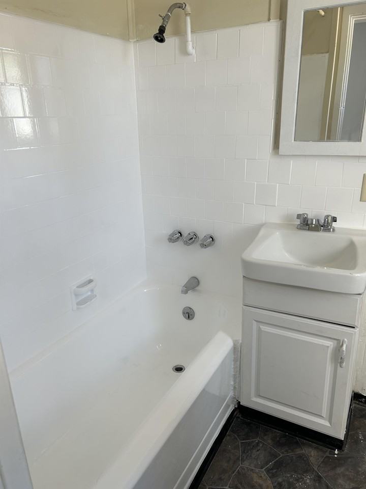 407 A Street - Photo 5 of 23