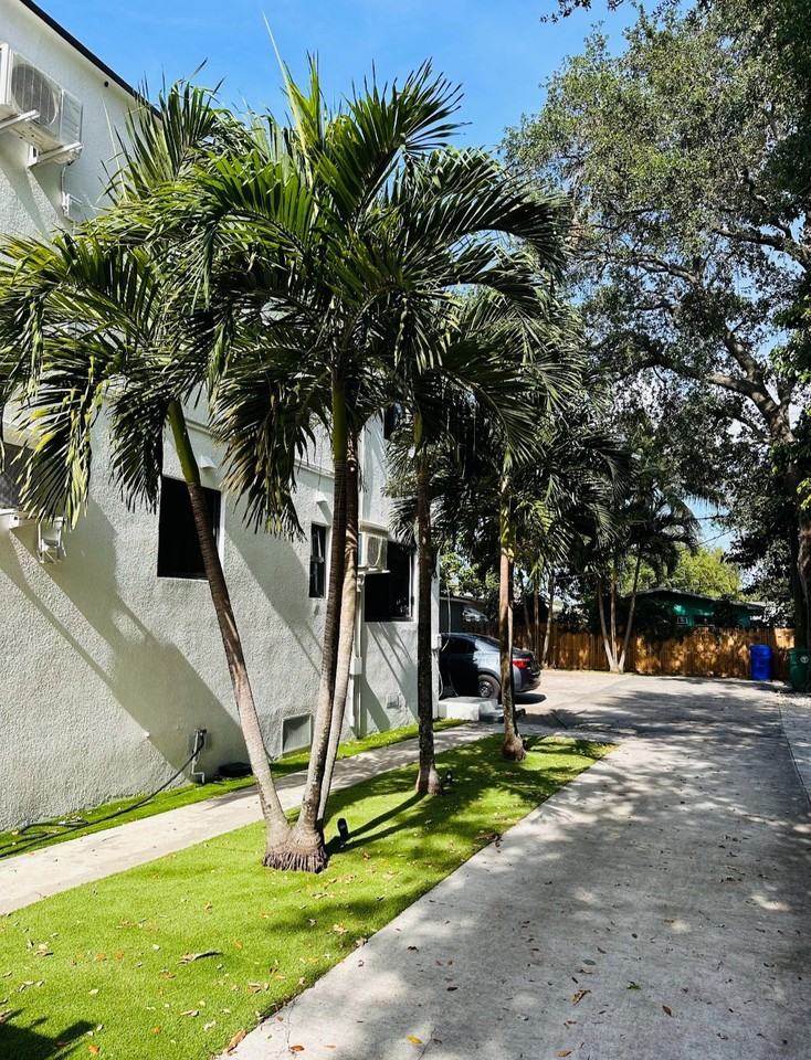 5541 Northwest Miami Court - Photo 3 of 24