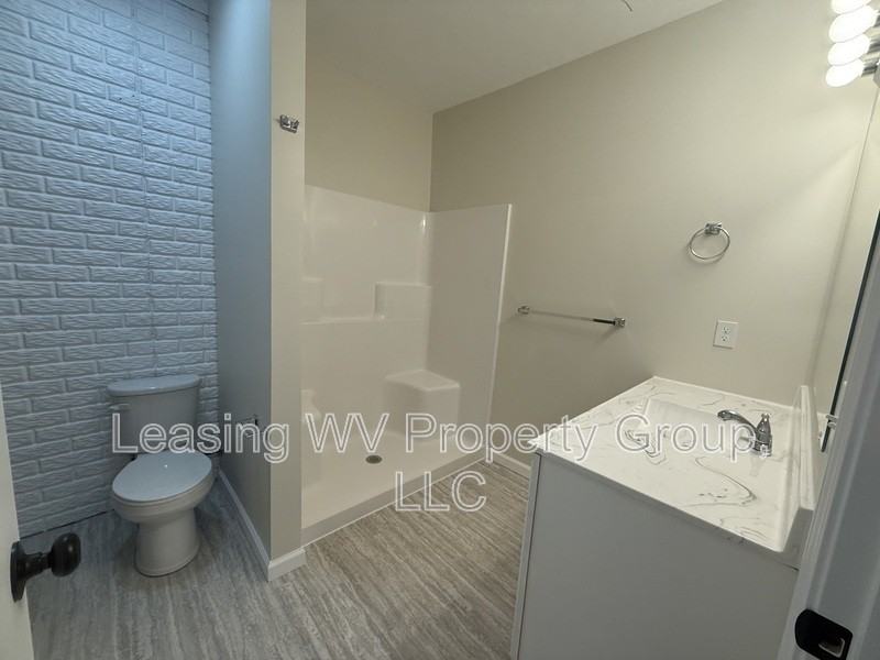 97 Christian Ct - Photo 7 of 8