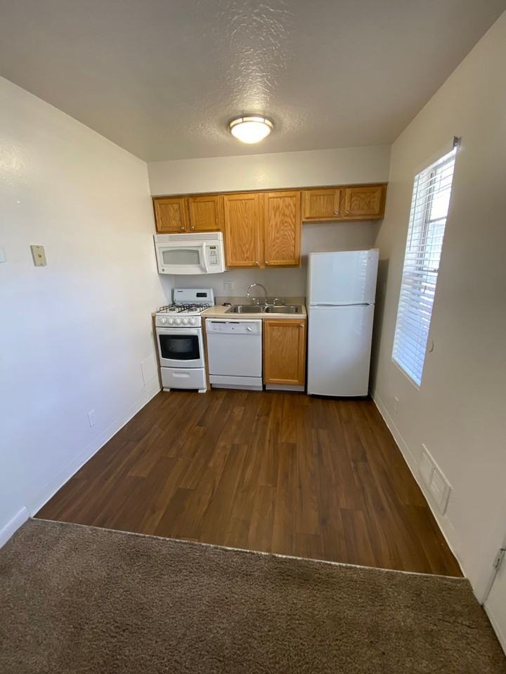 The Cedars Apartments - Photo 6 of 10