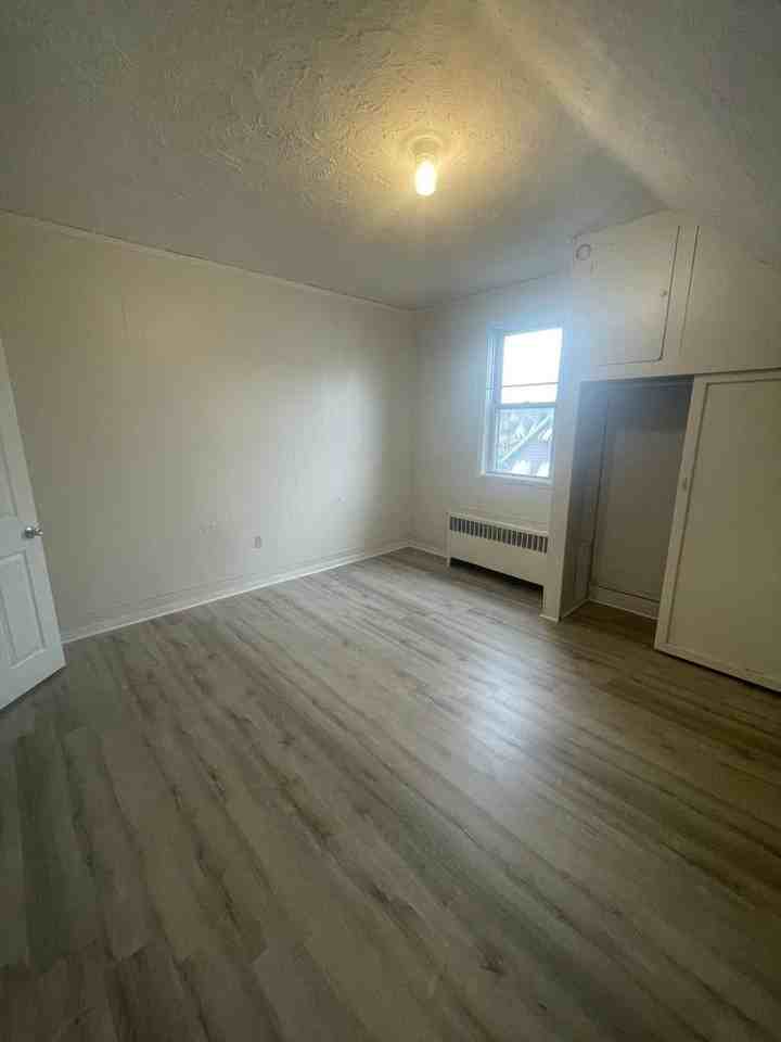 16 Laurel St - Photo 4 of 4