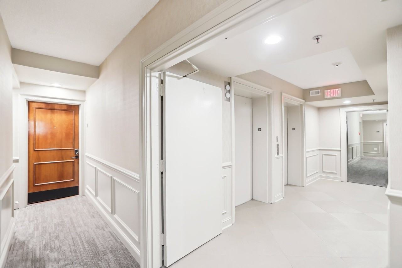 Wesley Townsend Apartments at Buckhead - Photo 7 of 55