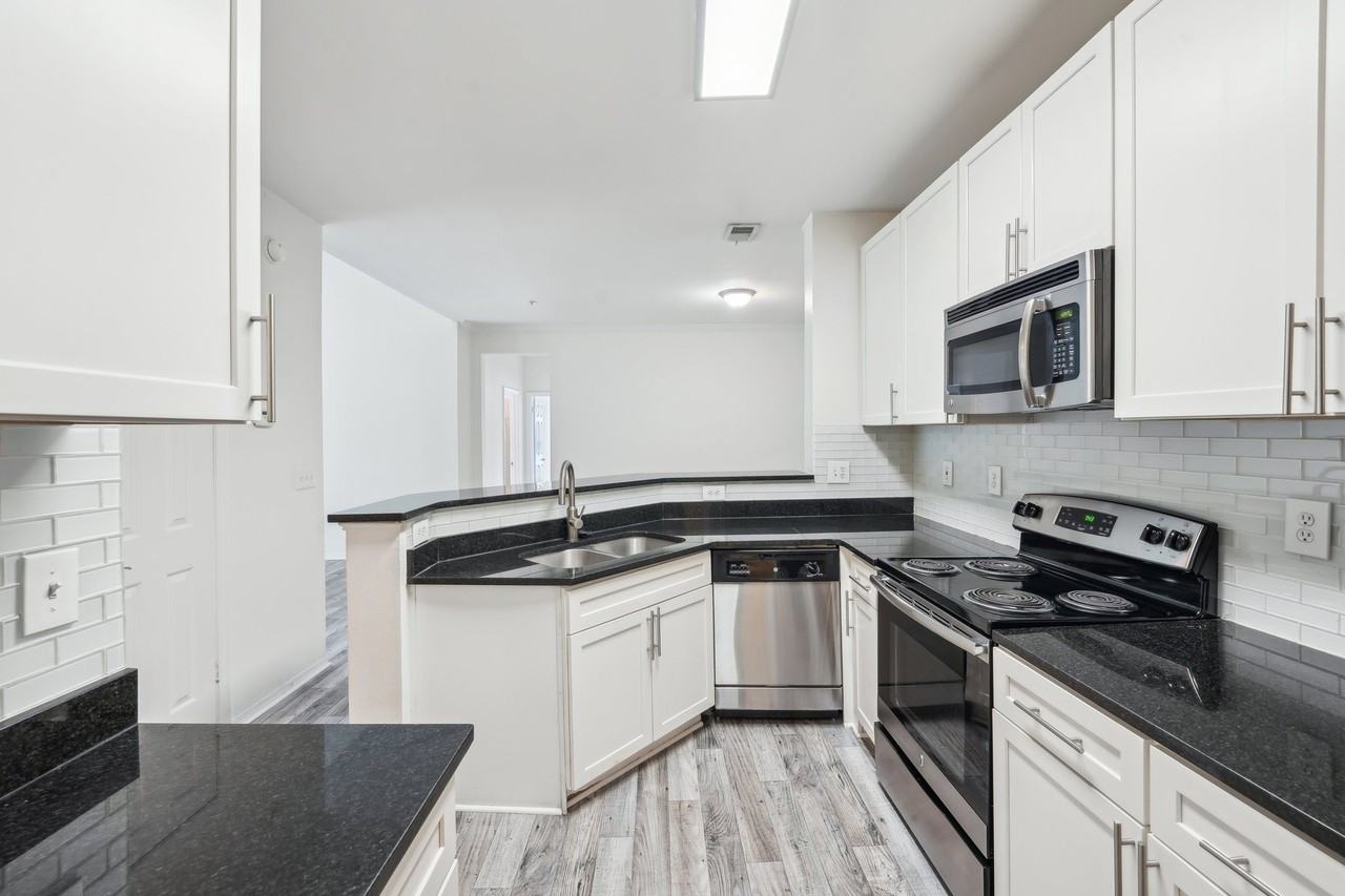 Wesley St. James Apartments at Sandy Springs - Photo 5 of 55