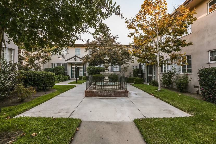 139 North Holliston Avenue #D - Photo 2 of 15