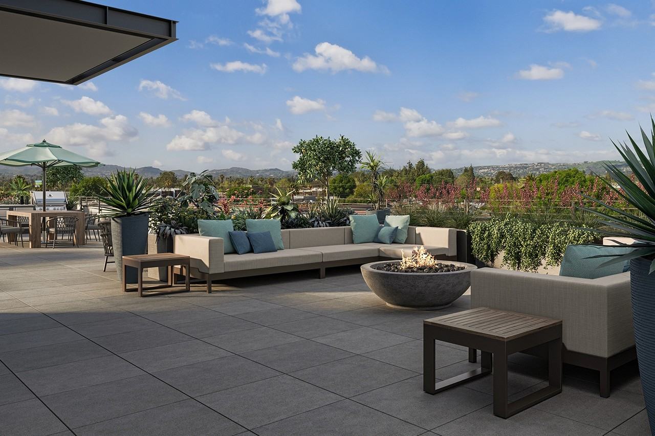 PENDANT on Topanga - Photo 4 of 34