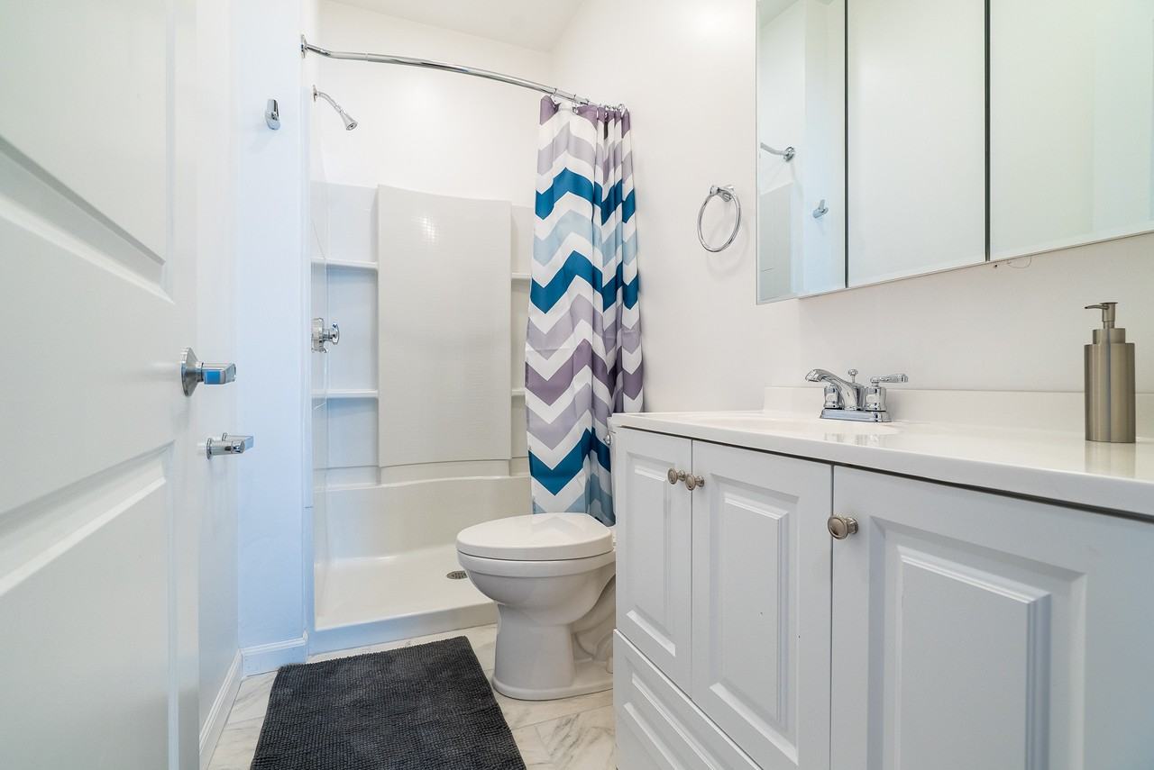 728 E 2nd St #2 - Photo 5 of 19