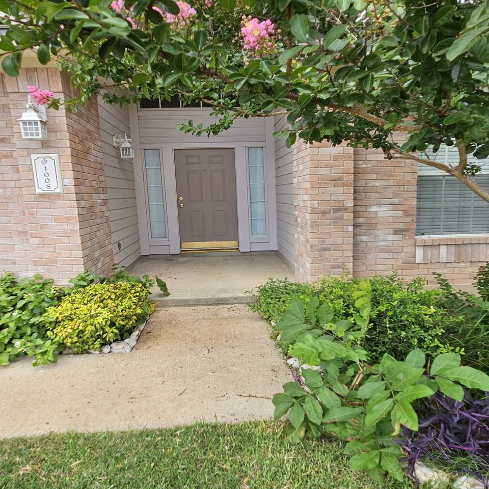 1008 Laurel Glen Blvd #NA - Photo 2 of 32