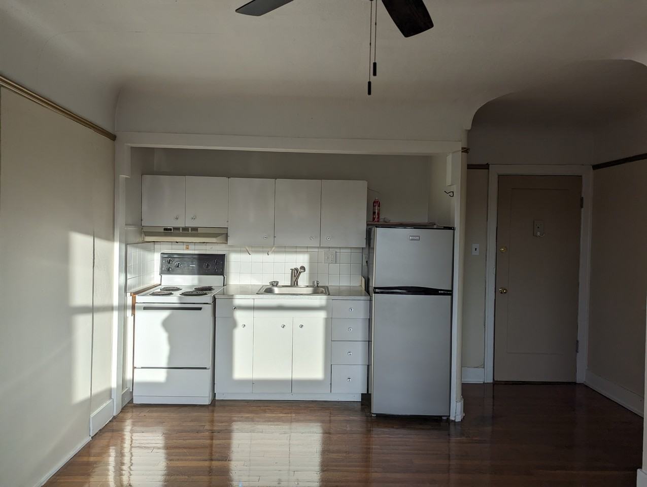 405 S 2nd St #205 - Photo 7 of 28