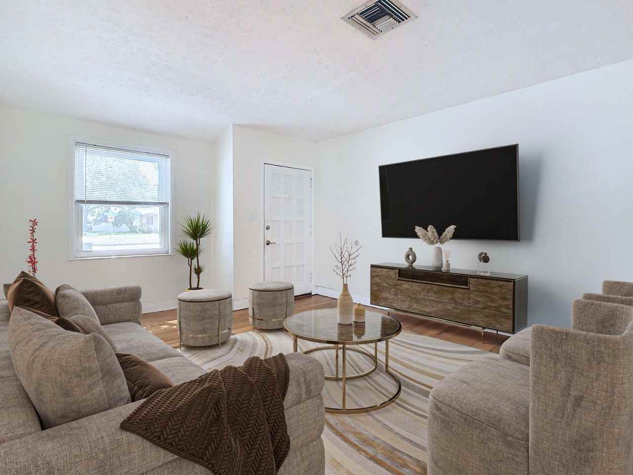 2701 S Manhattan Ave #NA - Photo 2 of 21