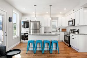 featured image of 821 Saratoga St #1