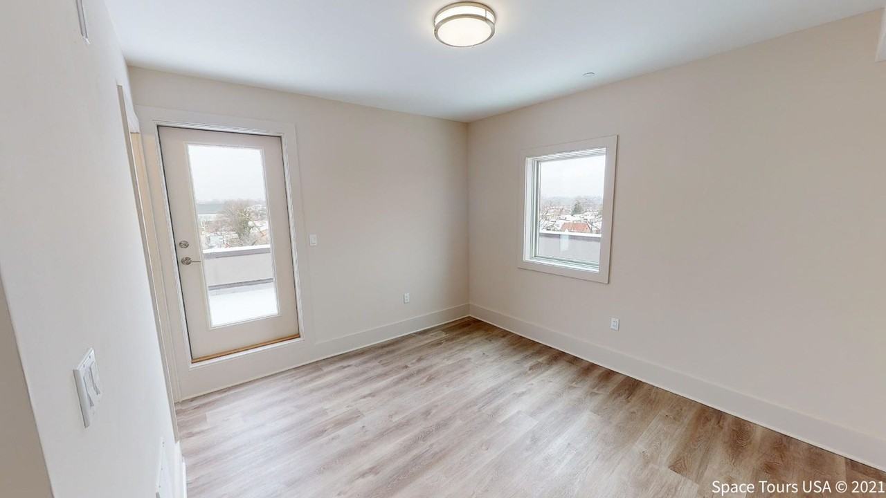917 Sheridan St Nw #402 - Photo 3 of 13