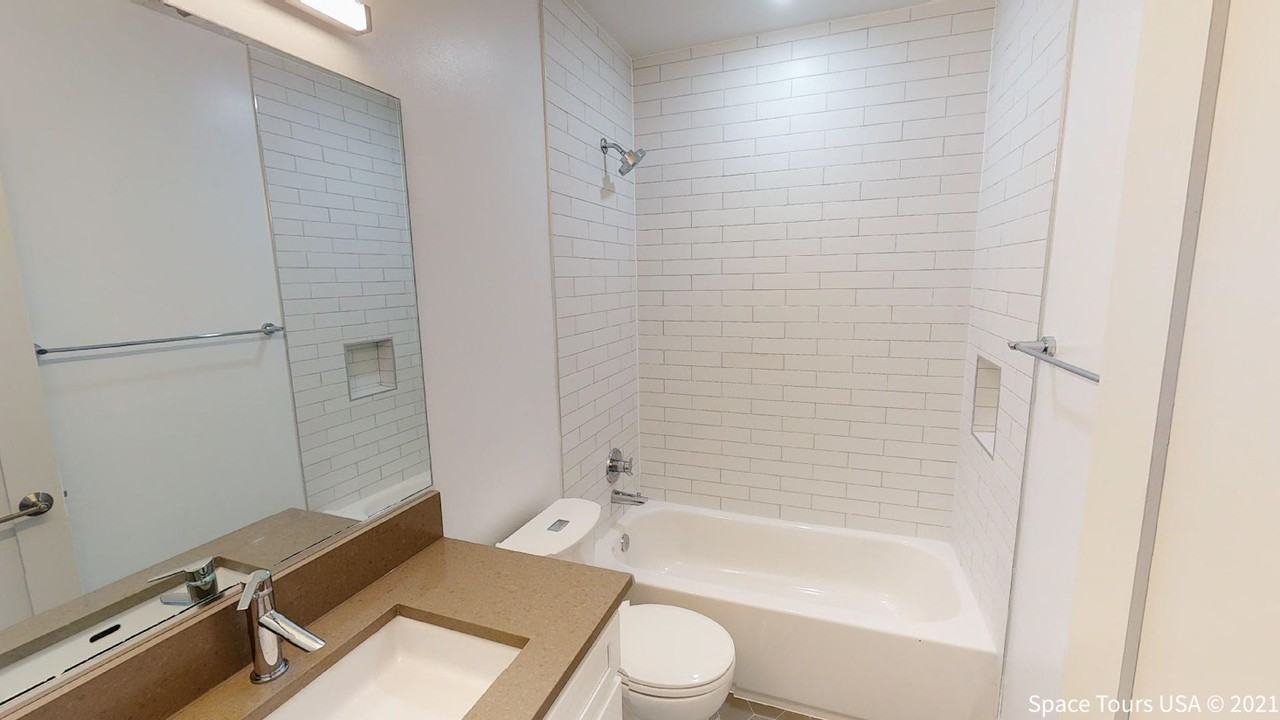 917 Sheridan St Nw #402 - Photo 5 of 13