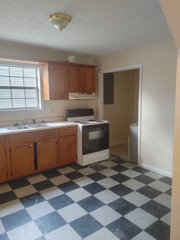 462 Bussey Ave #A - Photo 4 of 12