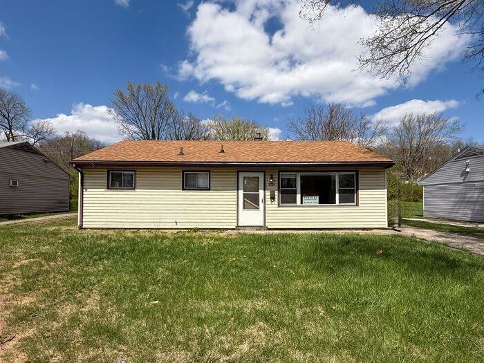 3939 Nicholas Rd - Photo 2 of 12