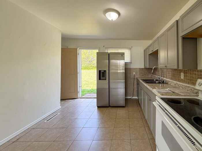 3939 Nicholas Rd - Photo 3 of 12