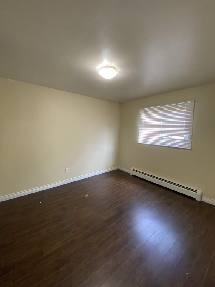 60 Kendra St #4 - Photo 5 of 8