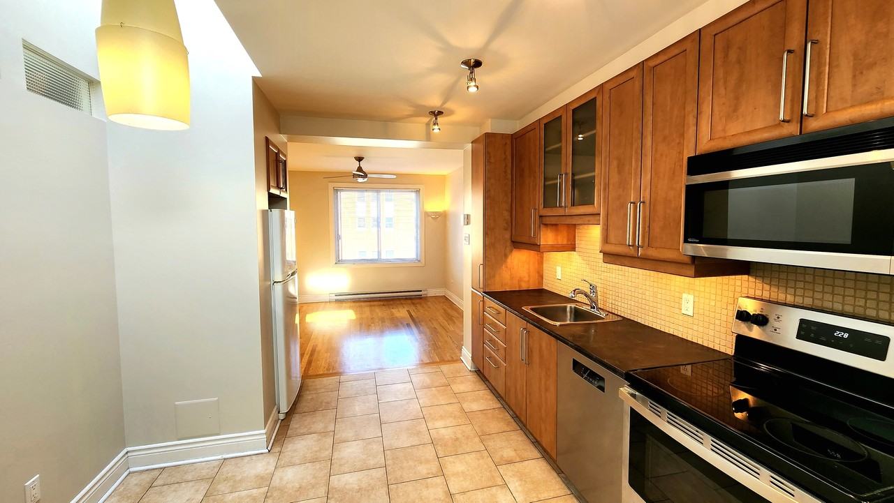 2080 Rue Atateken - Photo 2 of 23