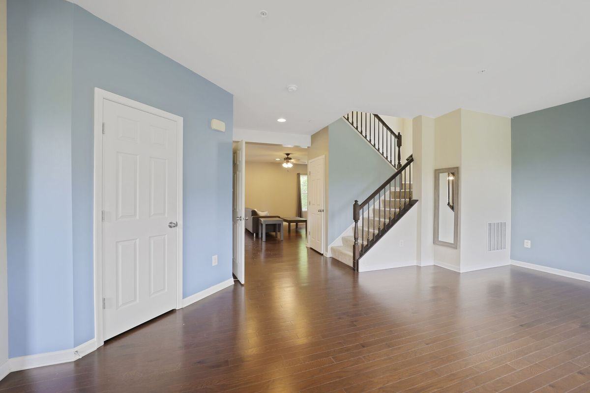 9007 Central Park Dr - Photo 5 of 43