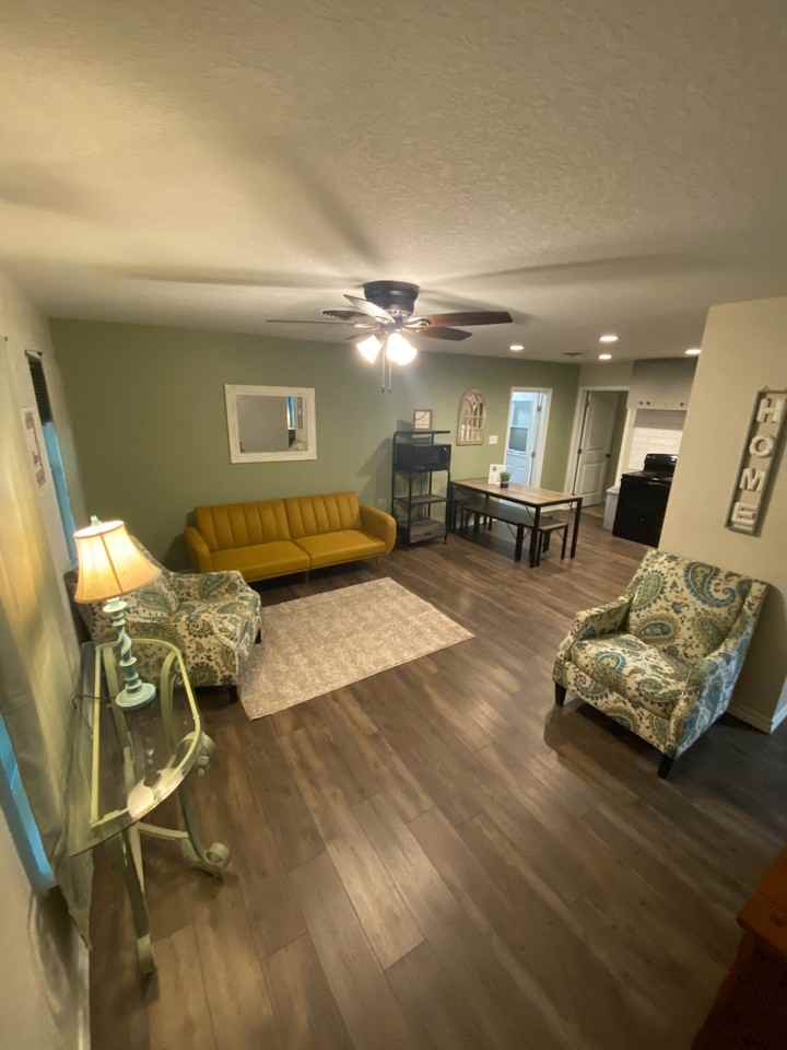 506 Mark St - Photo 2 of 12