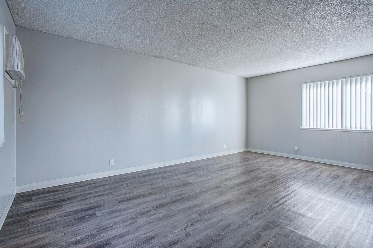 7901 La Riviera Dr