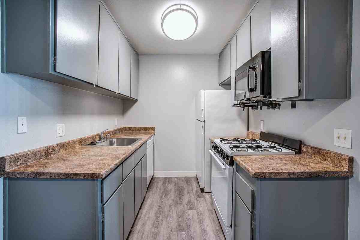 7901 La Riviera Dr