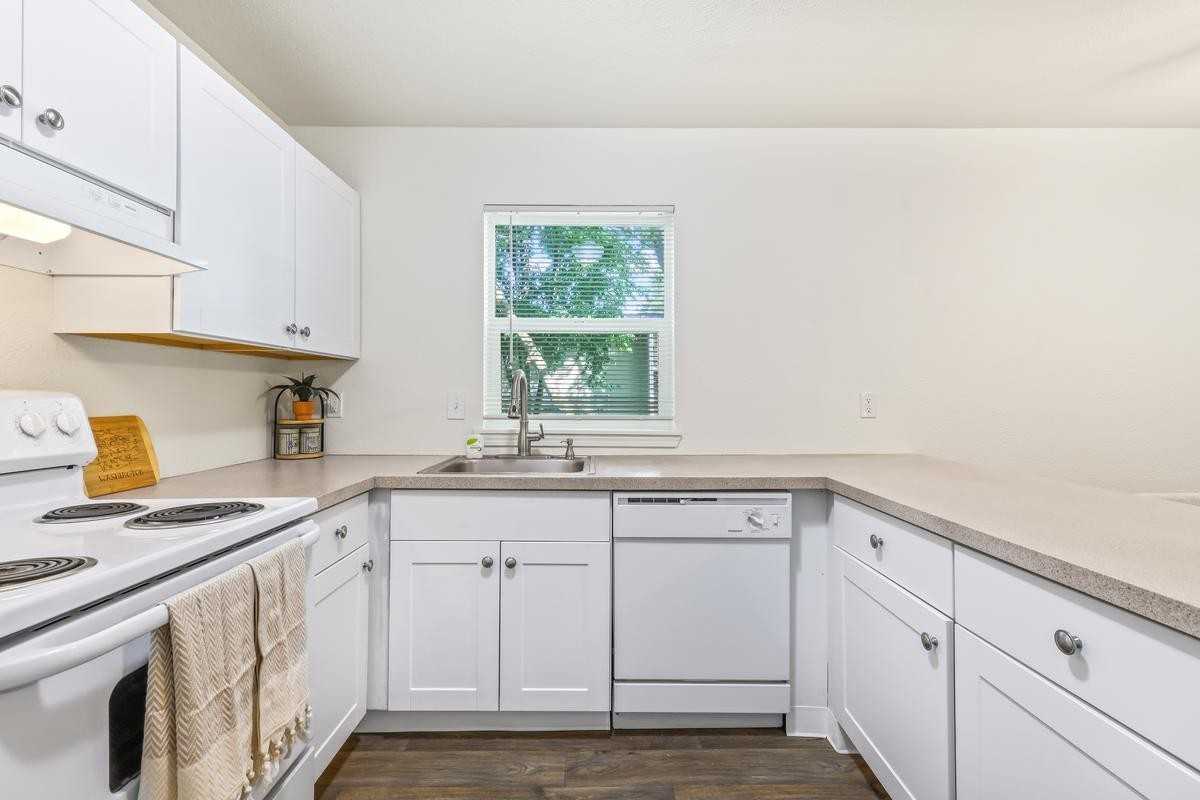 2508 Ne 138th Ave - Photo 2 of 29