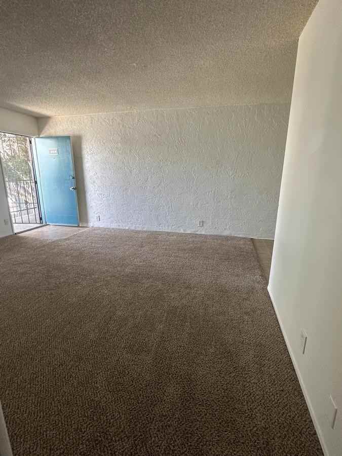 1737 W Missouri Ave - Photo 2 of 20