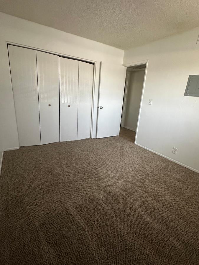 1737 W Missouri Ave - Photo 7 of 9