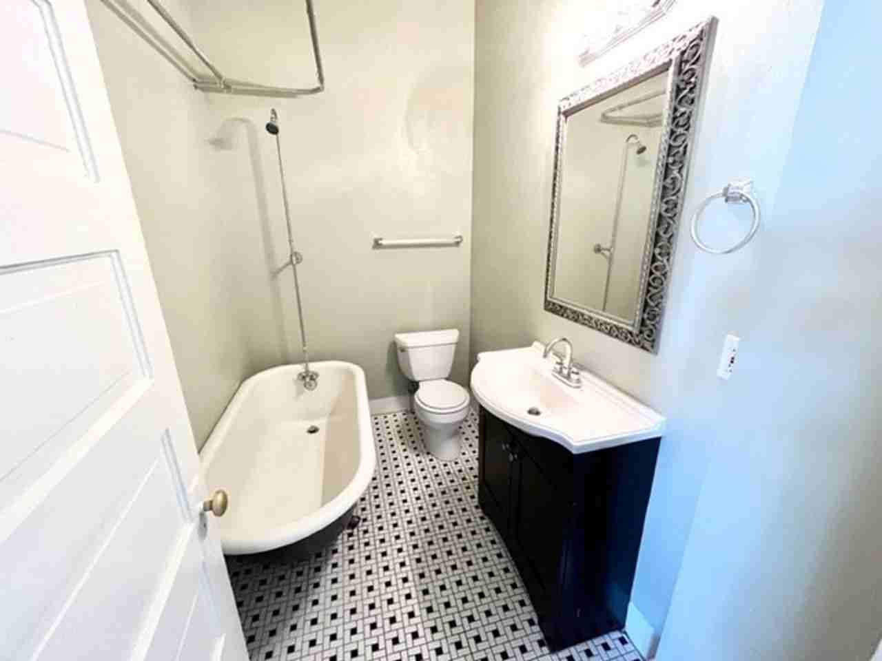 **Pre-Leasing for Summer 2026** Stylish 1 Bed's at 5th and Ivy - Photo 3 of 21