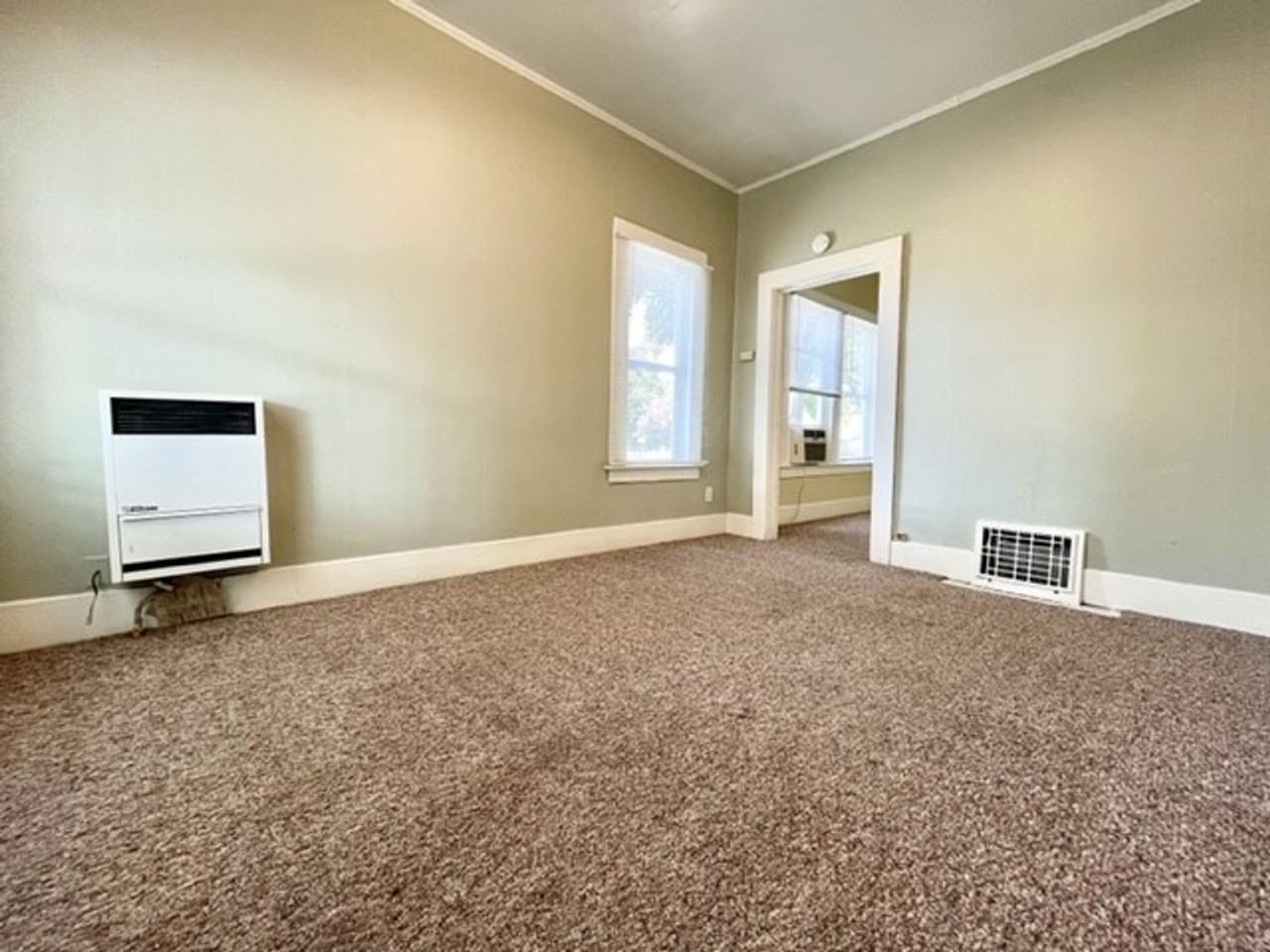 **Pre-Leasing for Summer 2026** Stylish 1 Bed's at 5th and Ivy - Photo 4 of 21