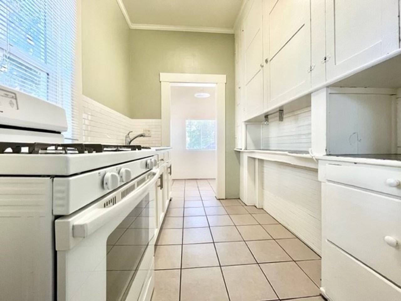 **Pre-Leasing for Summer 2026** Stylish 1 Bed's at 5th and Ivy - Photo 5 of 21