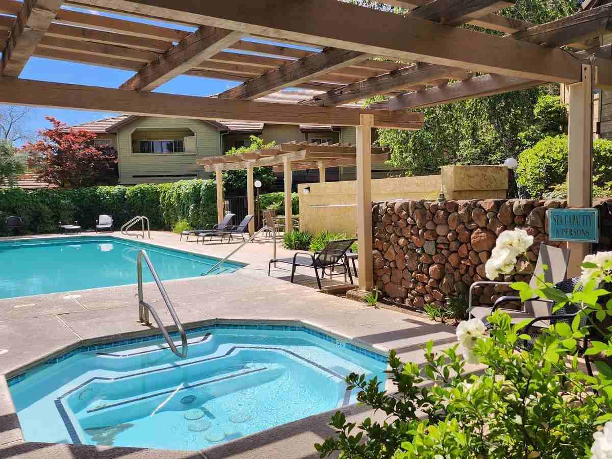 2777 Eaton Rd - Photo 2 of 12