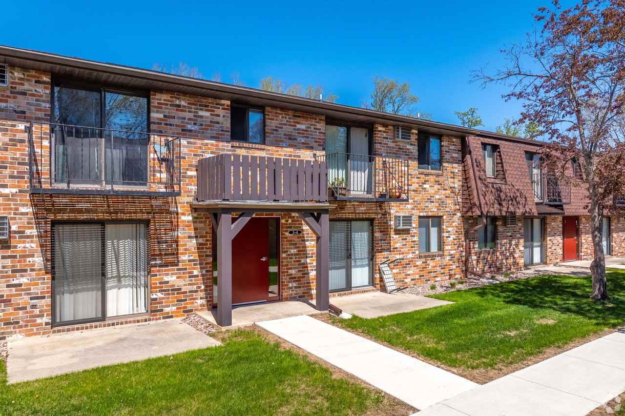 Western Adobe - Photo 3 of 30