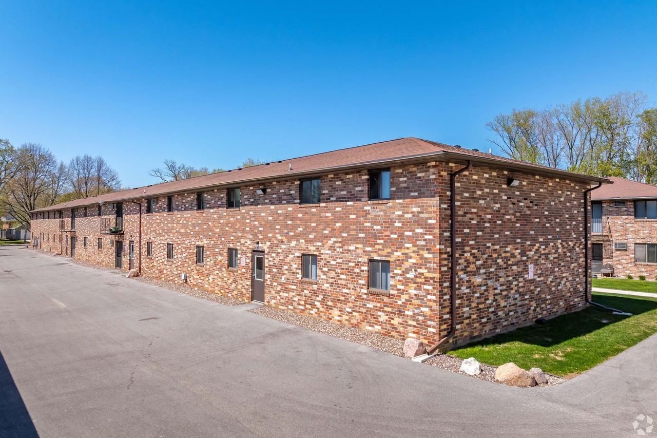 Western Adobe - Photo 5 of 30