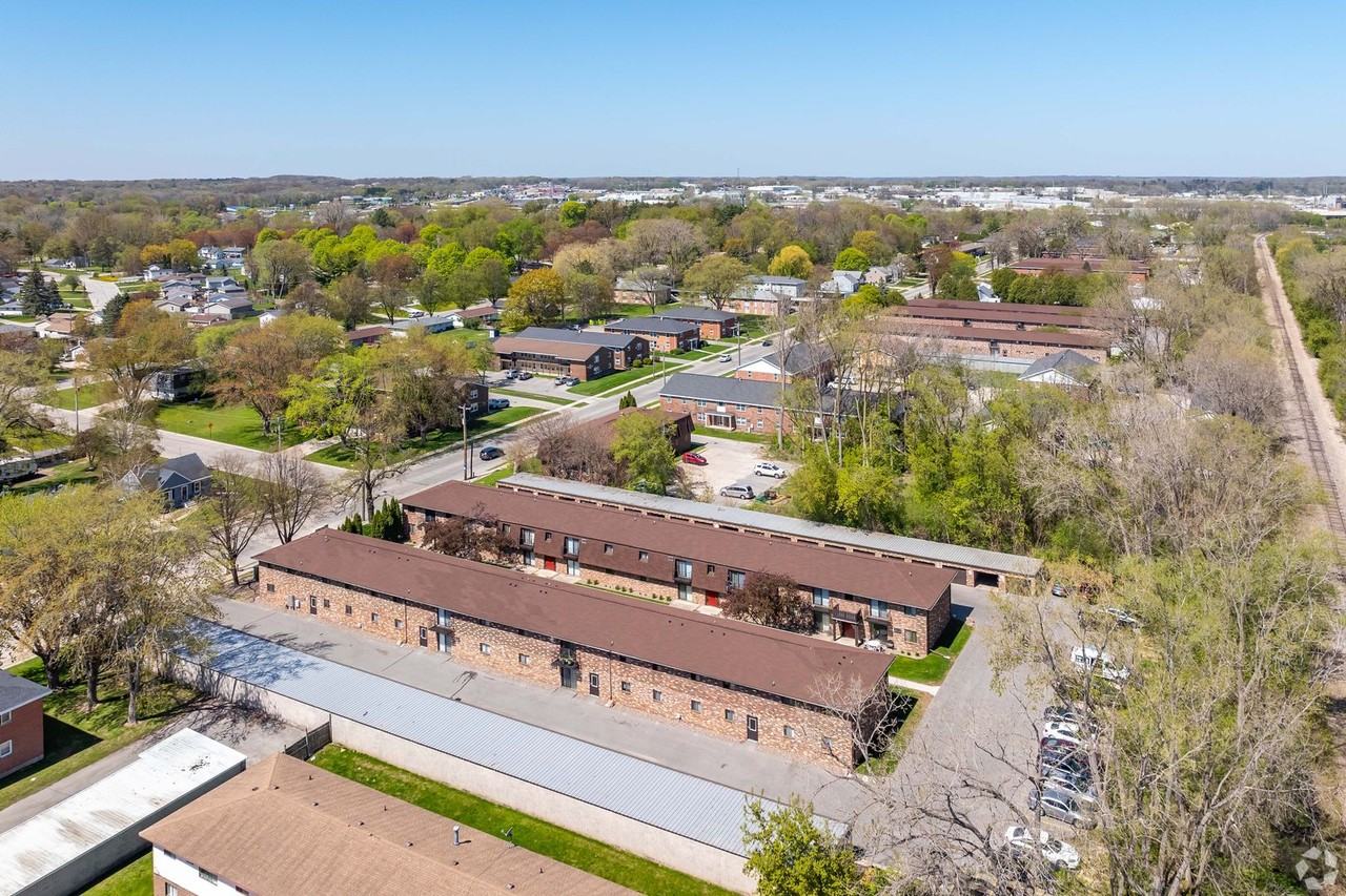 Western Adobe - Photo 7 of 30