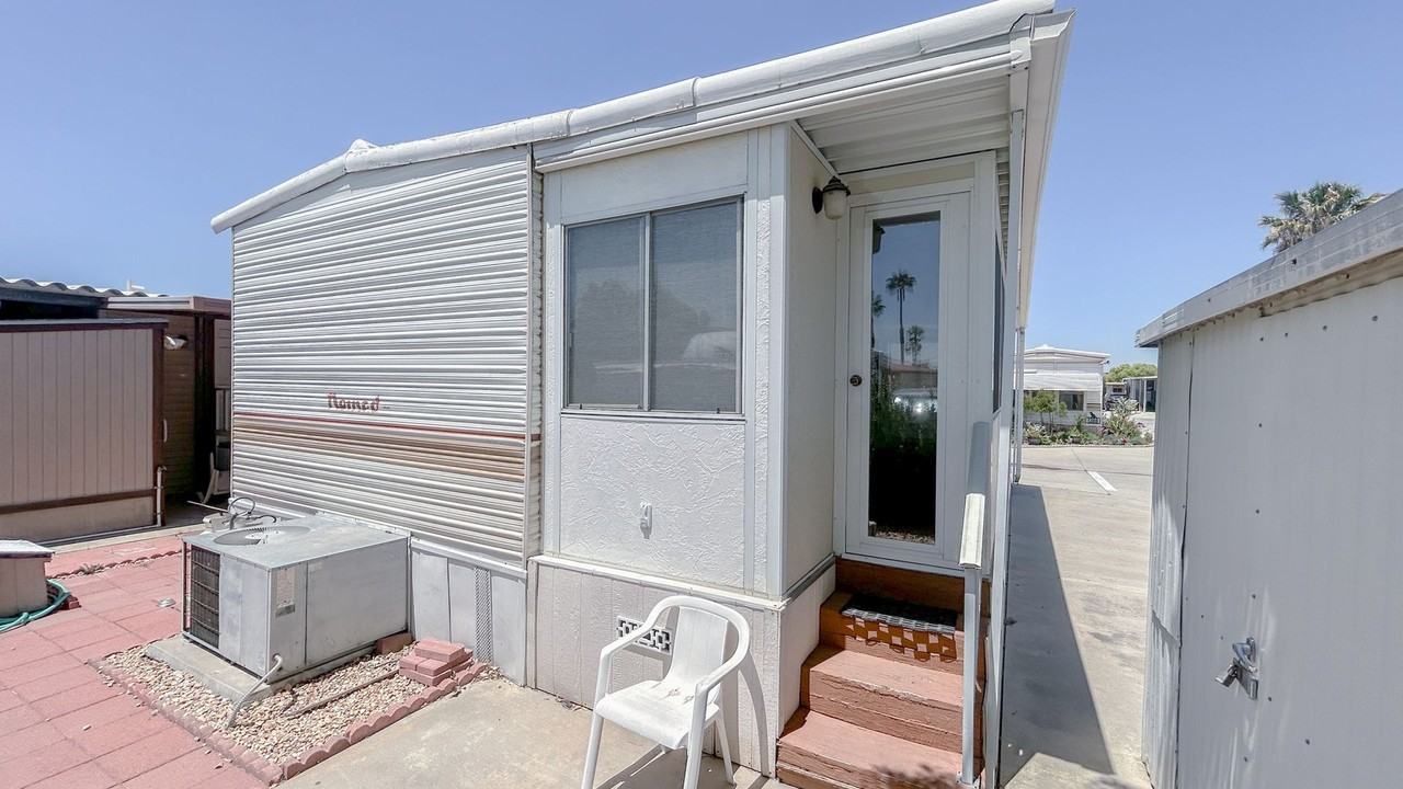 1389 Sierra Dr - Photo 5 of 13