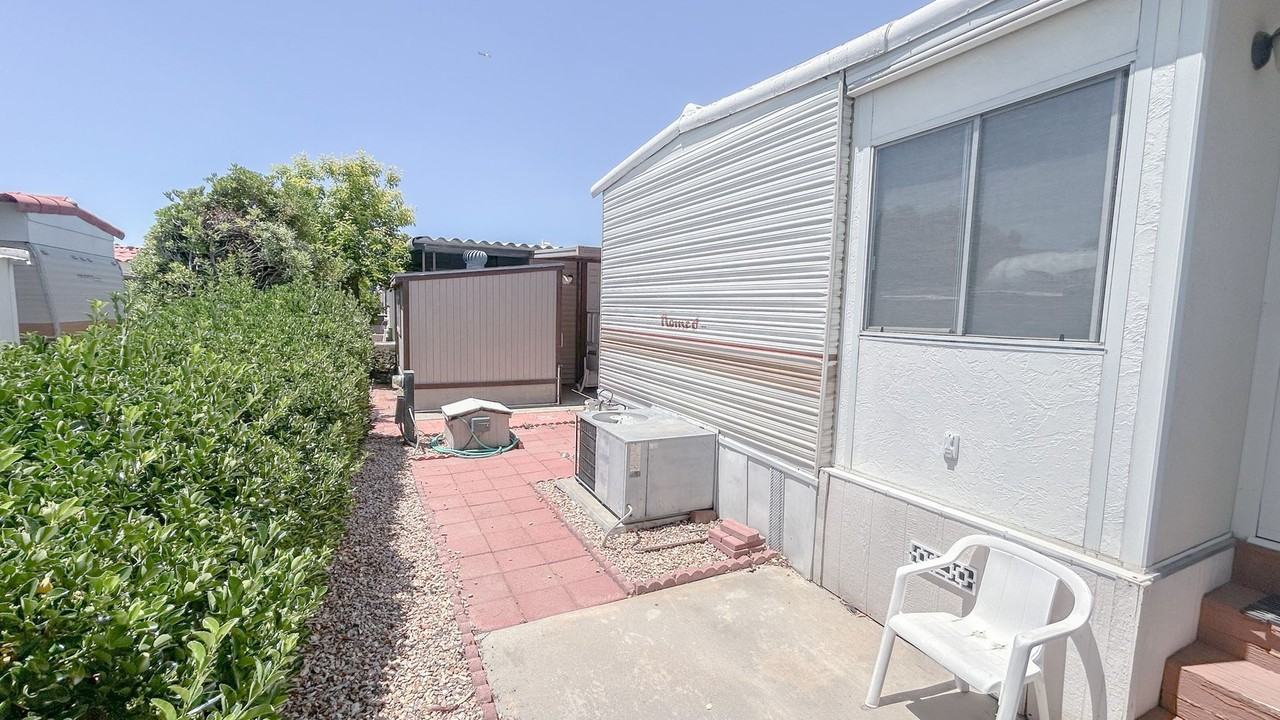 1389 Sierra Dr - Photo 6 of 13