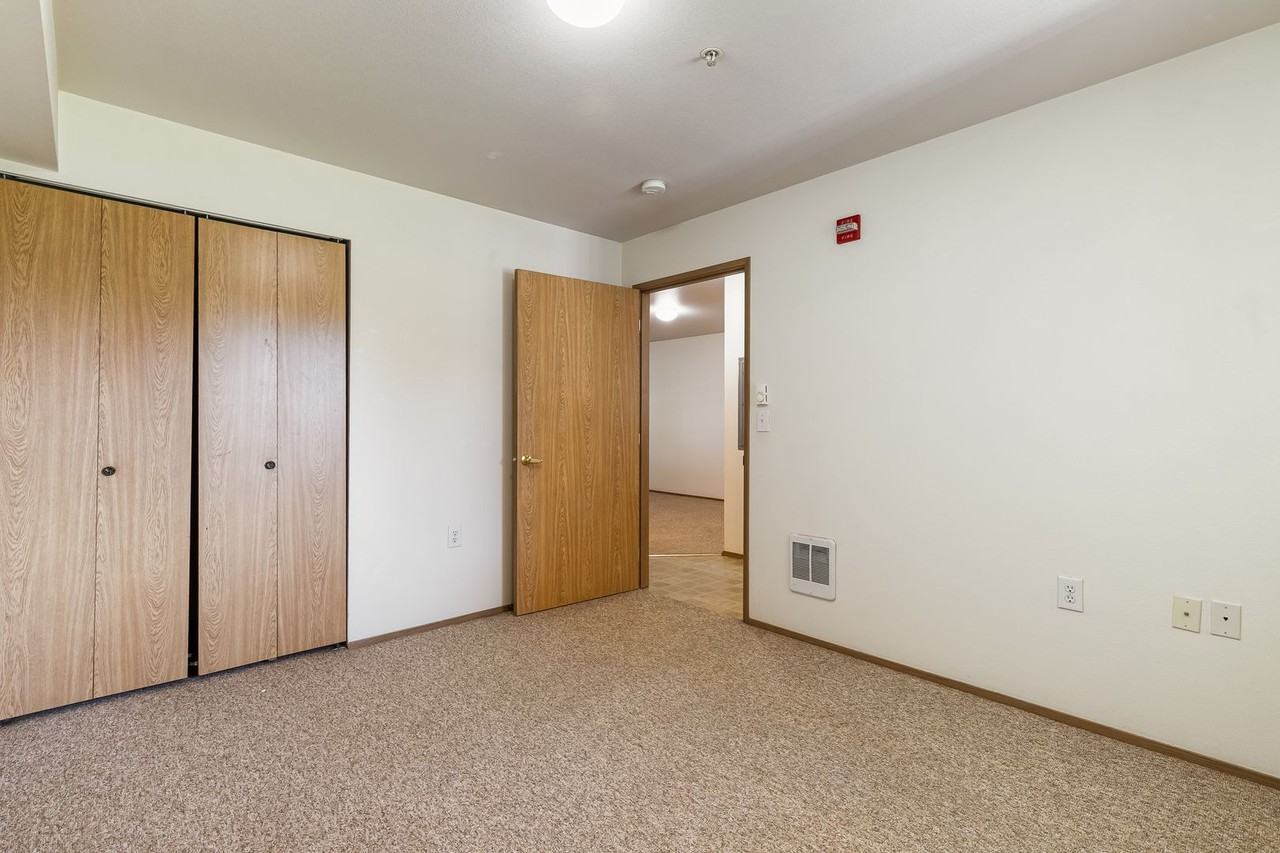 Sehome View Apartments – Timeless Comfort & Modern Convenience in the Heart of Bellingham - Photo 7 of 19