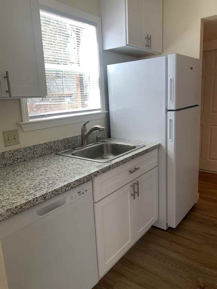 Montecito Pines Apartments - Photo 5 of 50