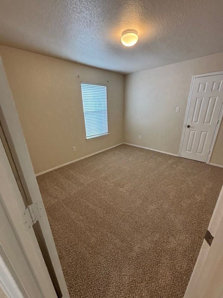 11107 Liberty Fld - Photo 3 of 28