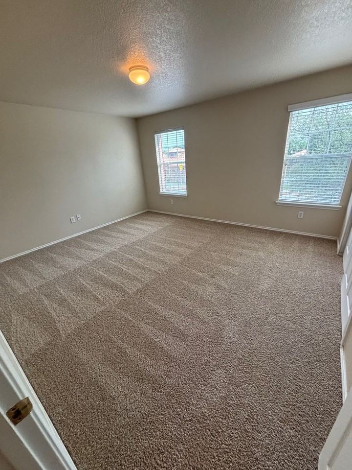 11107 Liberty Fld - Photo 6 of 28