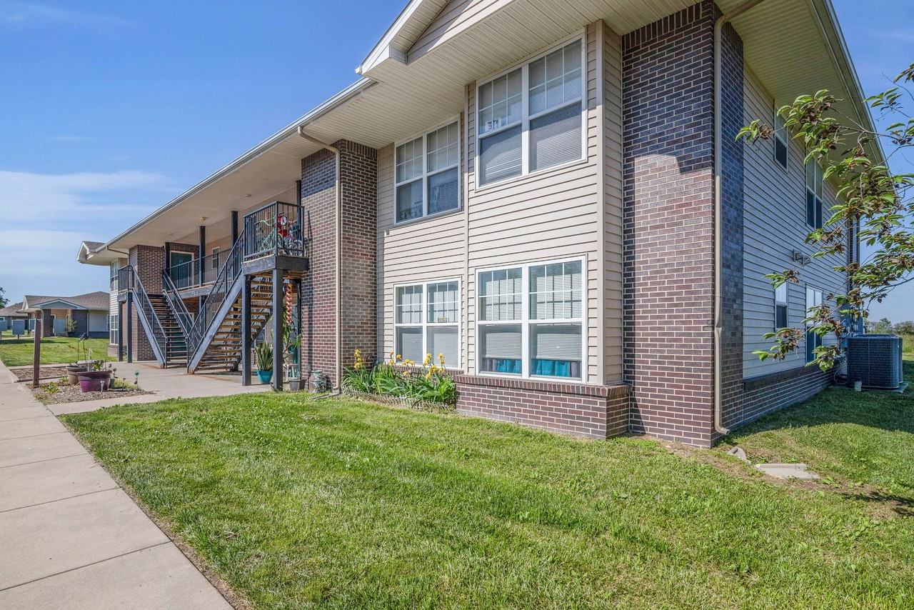 Ottawa Plains Apartments - Photo 5 of 50