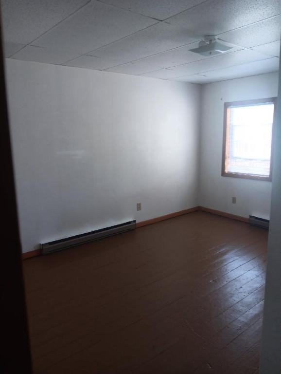 309 1/2 W High St - Photo 3 of 6