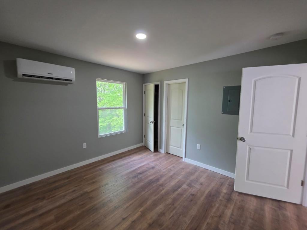 105 Jeffery Ln - Photo 2 of 6