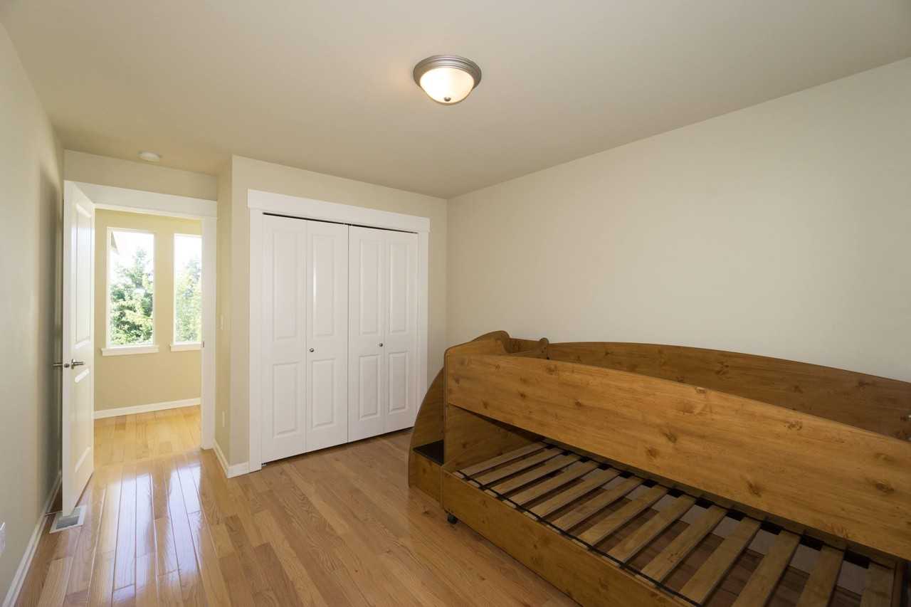 8641 138th Pl Se - Photo 5 of 50