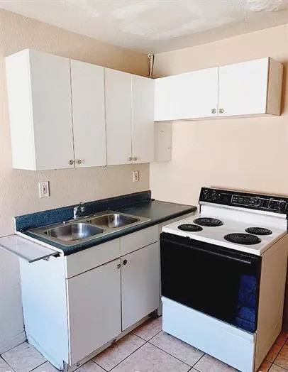 905 W Anderson St #B - Photo 3 of 9