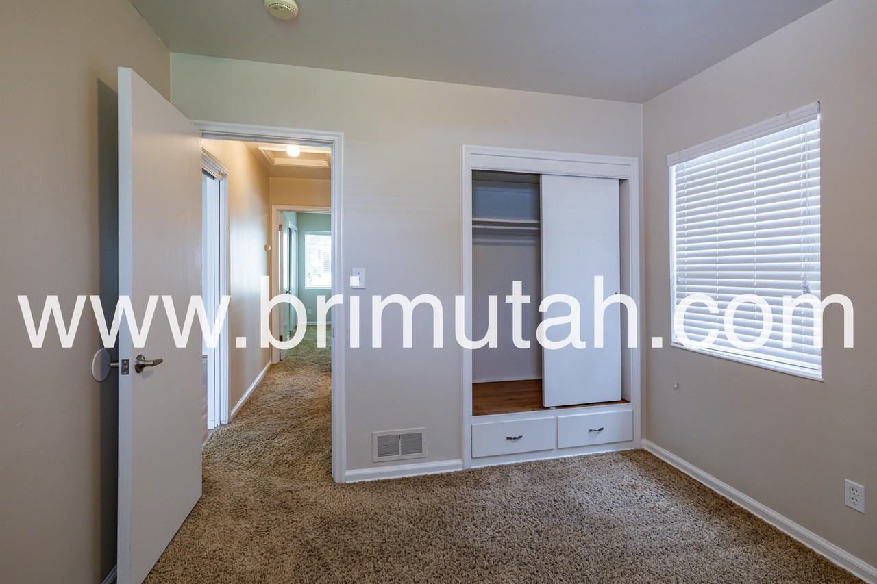 1840 E Westminster Ave - Photo 2 of 26