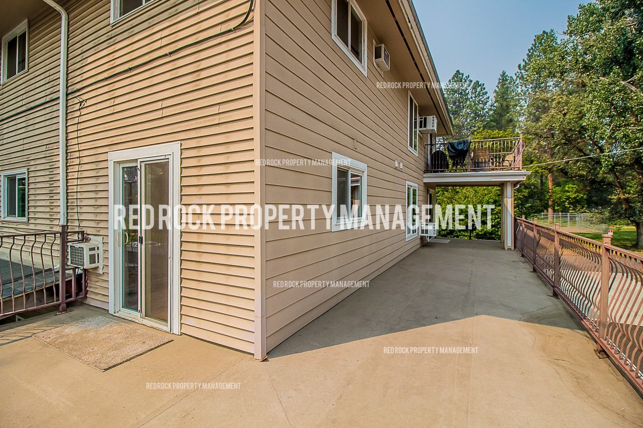 215 S Chestnut St #1 - Photo 6 of 33