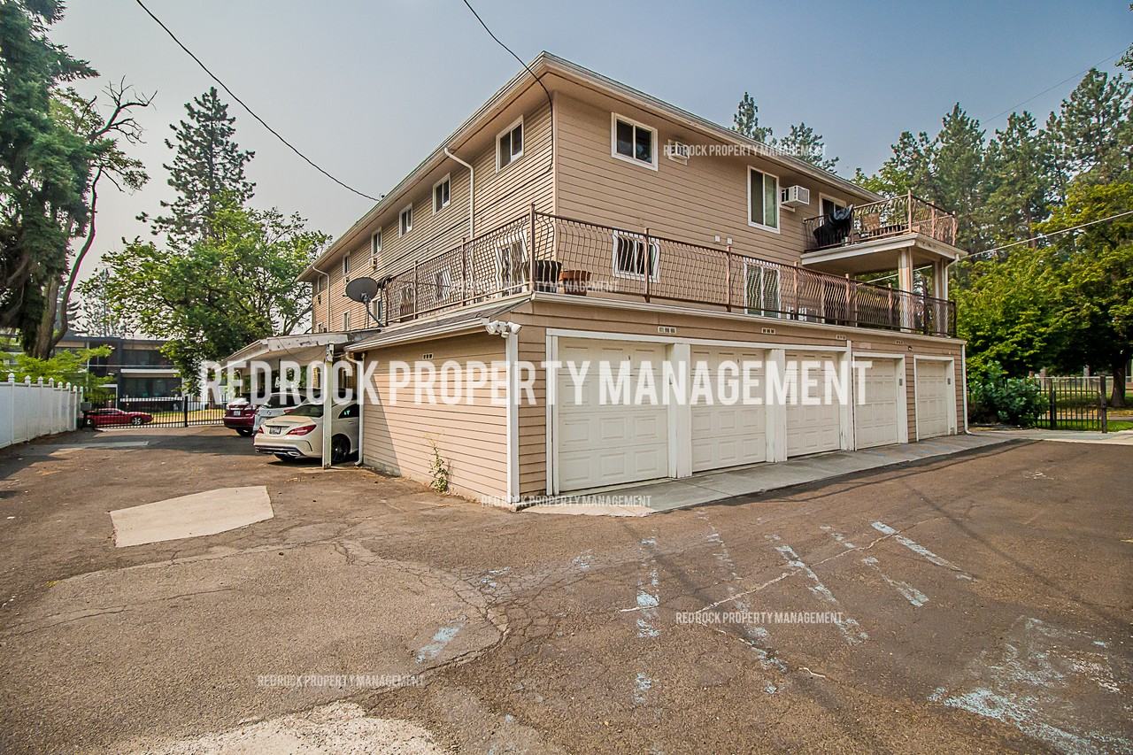 215 S Chestnut St #1 - Photo 3 of 33